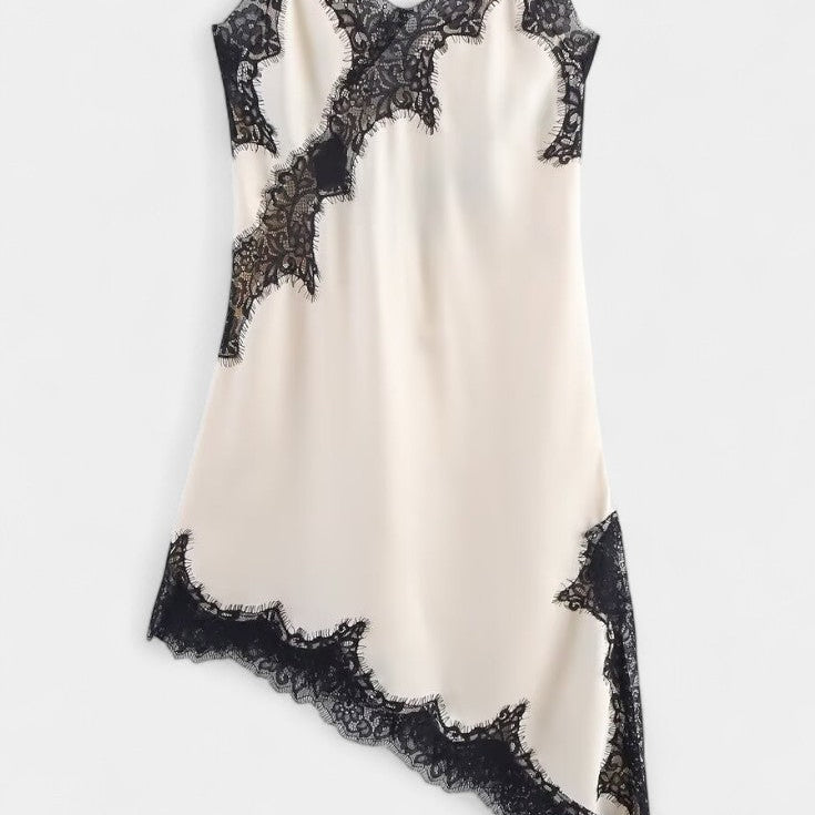 Катарина Мини Рокля с Презрамки и Дантела