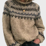 Плетен Дамски Пуловер с Кръгло Деколте